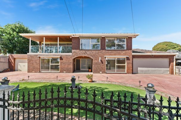 41 Tudawali Crescent, Wheelers Hill - Photo 1