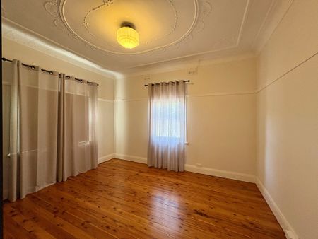 NORTH TAMWORTH- Renovated 3 Bedroom Home - Photo 4