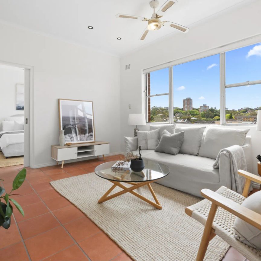 Top Floor Apartment With Expansive Coogee Valley Views - Photo 1
