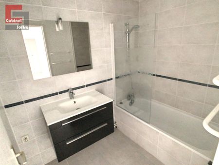 Location Appartement 2 pièces 39m² FONTAINEBLEAU 77300 - Photo 2