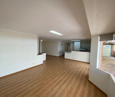 Spacious Home near the Beach - Photo 3