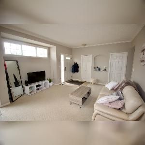 2 Bed 1 Bath Townhouse Summerside Edmonton For Rent - Photo 4