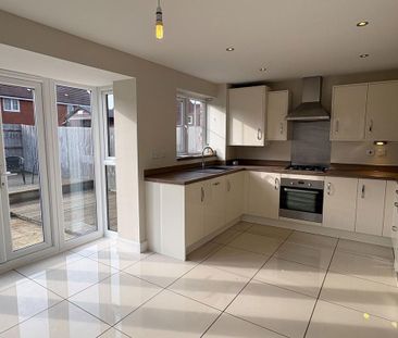 3 bedroom semi-detached house to rent - Photo 5