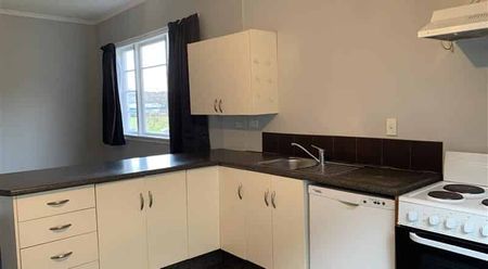 Great Value Great Location - Photo 3