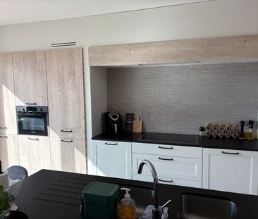 Prachtig gerenoveerde rijwoning met 3 slaapkamers! - Foto 2