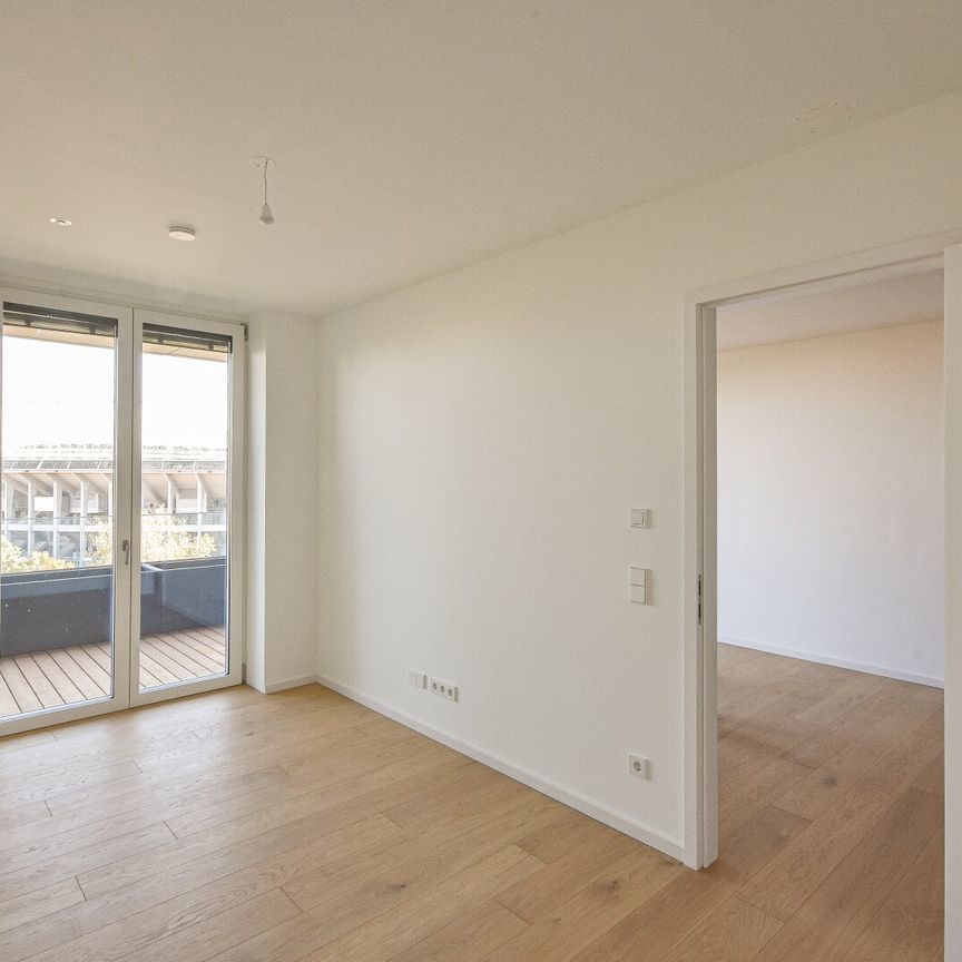 ERSTBEZUG: Traumhafte 2-Zimmer Wohnung mit großem Balkon und Fernblick | GRÜNBLICK | - Photo 1