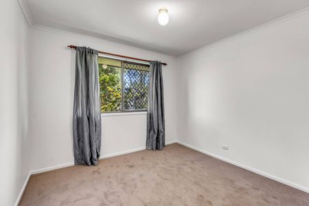 Charming 3 bedroom home in Desirable Darling Heights - Photo 5