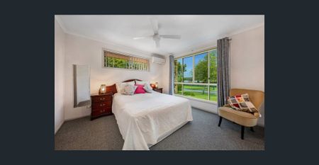 Modern Family Living in the Heart of Sippy Downs - Photo 4