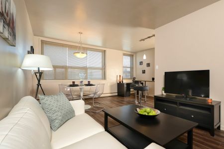 Essex House - Photo 2