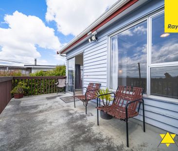 Cozy 2-Bedroom Home in the Heart of Stanmore Bay - Photo 5