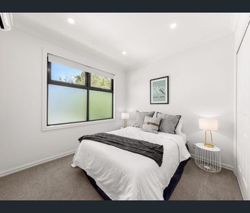 Stylish three-bedroom townhouse in the Heart of Burwood - Photo 4