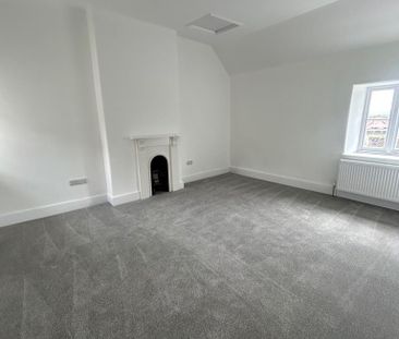4 bedroom terraced house to rent - Photo 2