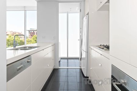 A Domain apartment on the eastern edge offering an excellent lifestyle - gym and pool - Photo 5