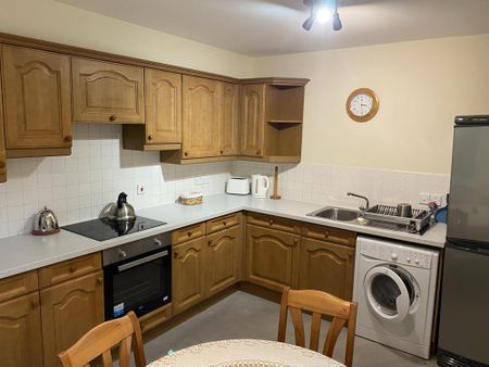 2 bedroom flat to rent - Photo 4