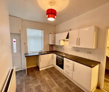 2 bedroom semi-detached house to rent - Photo 2