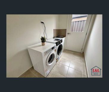 Rent a Room with all utilities included Save $ Money - Photo 1