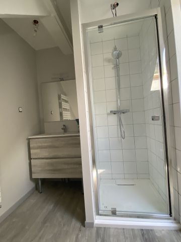 Location Appartement 4 pièces 82m² LE CREUSOT 71200 - Photo 5