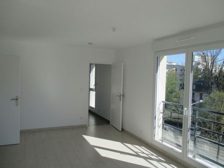 Location Appartement 2 pièces 40m² ORLEANS 45100 - Photo 2