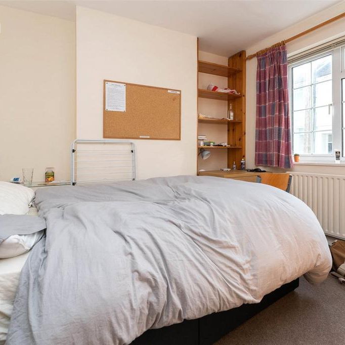 4 bedroom terraced house to rent - Photo 1