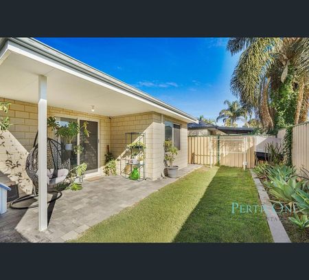 13B Lyrebird Way, Thornlie, WA 6108 - Photo 2