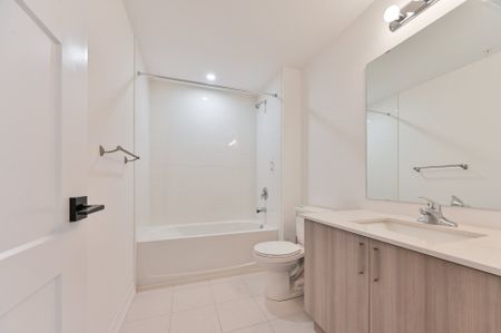 For Lease - 15 Kneeshaw Drive Unit# 603, Barrie, Ontario - Photo 4