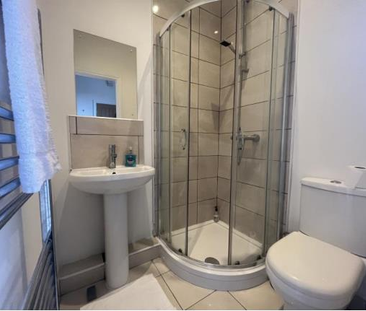 Coldcotes Avenue, LEEDS - Photo 3