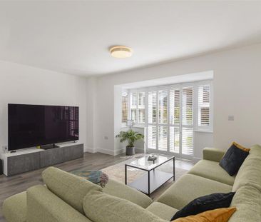 4 bedroom semi-detached house to rent - Photo 3