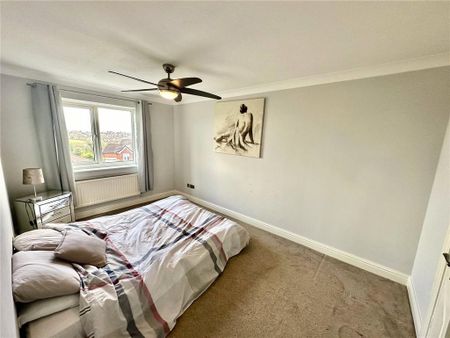 4 bedroom detached house to rent - Photo 3