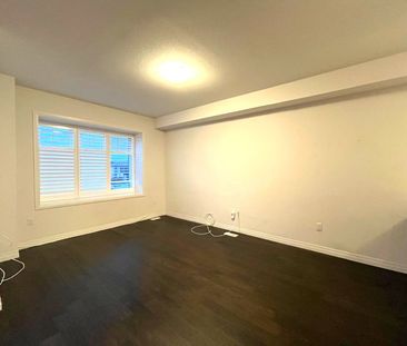 For Lease - 5 Dodman Crescent, Hamilton, Ontario - Photo 2