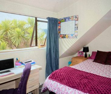 House close to university - Photo 5