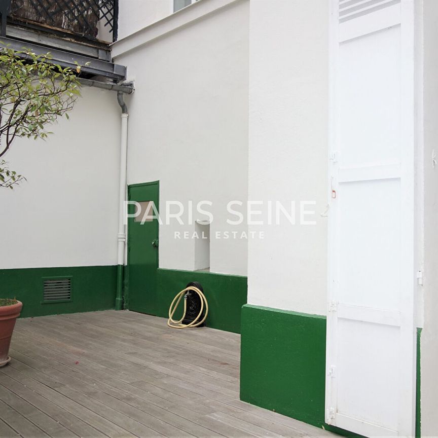 ** 3 PIÈCES VIDE** TERRASSE DE 35 M² ** AV DE LA MOTTE PICQUET** BEAUX VOLUMES** - Photo 1