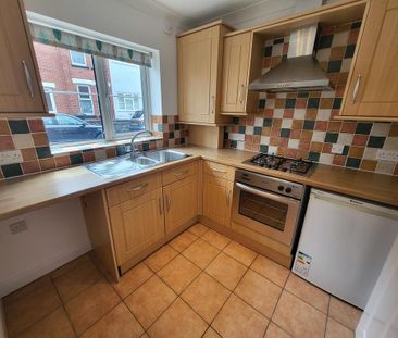 2 bedroom terraced house to rent - Photo 4
