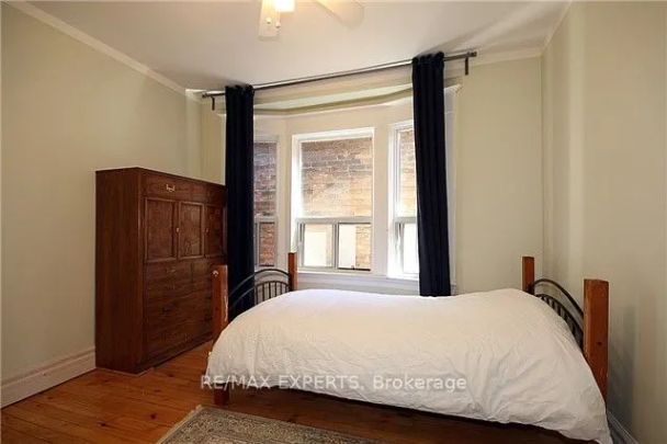 Detached Home For Lease | W9045475 - Photo 1