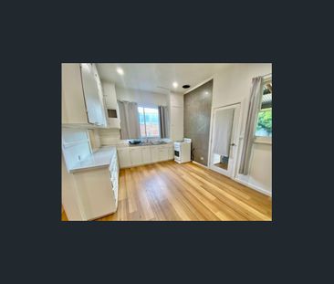 Charming Two Bedroom Home - Photo 4