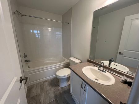 For Lease - 148 Keppel Circle, Brampton, Ontario - Photo 4