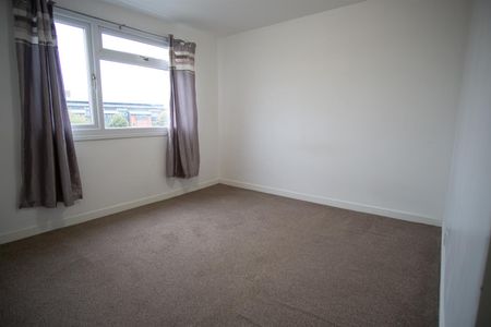 1 Bed Flat to Let on Beckett Court, Preston - Photo 2