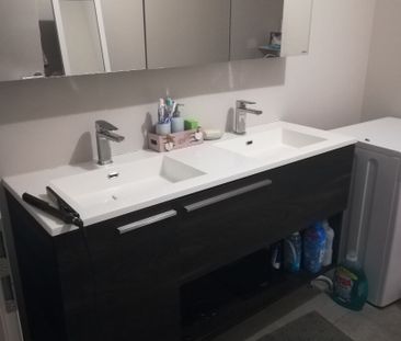 Location Appartement 3 pièces 77m² - Photo 3