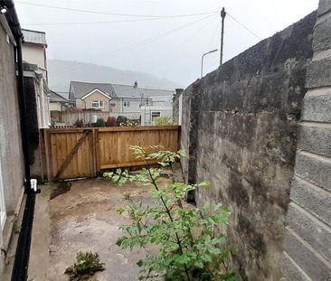 2 bedroom end of terrace house to rent - Photo 1