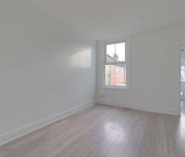 St. Leonards Avenue, Hove, BN3 - Photo 2