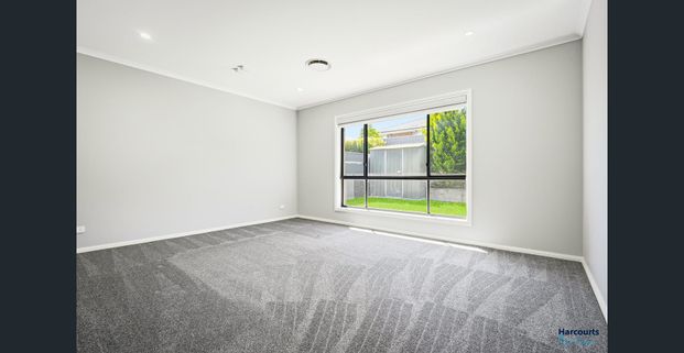 Stunning & Spacious Family Home in Newly Established Estate - Photo 1