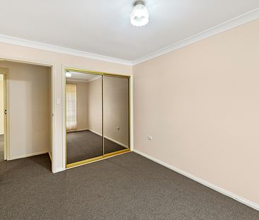 HILLVUE- Spacious 3 Bedroom Home - Photo 3