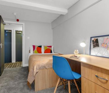 6 bedroom flat to rent - Photo 4