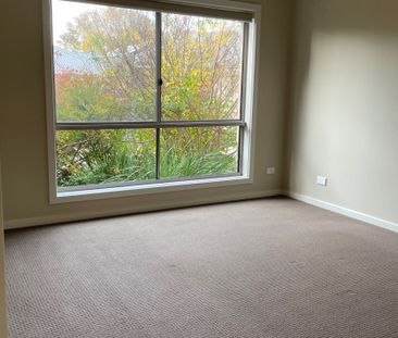 MODERN, PRIVATE AND WELL LOCATED! - Photo 1