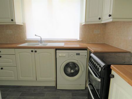 2 bedroom flat to rent - Photo 5