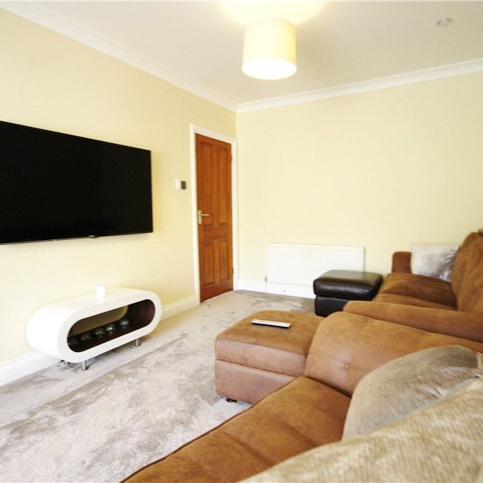 Albert Road, Englefield Green, Egham, Surrey, TW20 0RQ - Photo 1