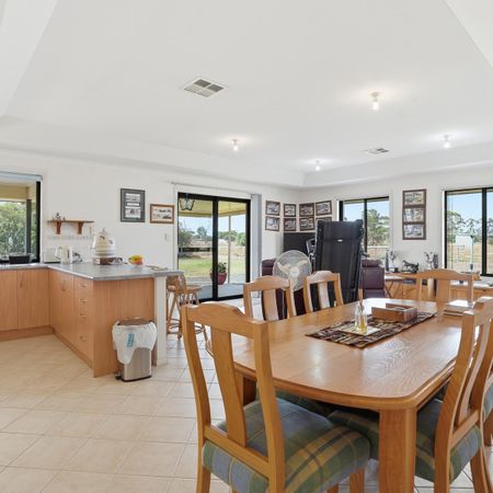 Spacious Rural Lifestyle - Photo 3