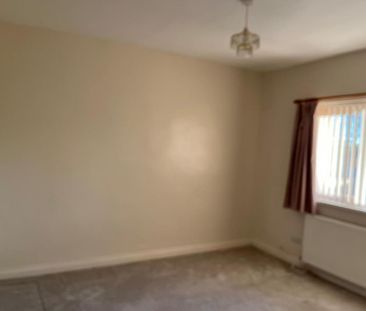 2 bedroom semi-detached bungalow to rent - Photo 2