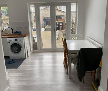 4 bedroom terraced house to rent - Photo 1