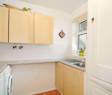 Coleman Court, Kimber Road, Southfields, SW18 - Photo 2