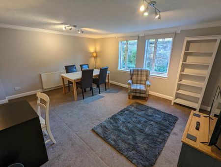 2 bedroom flat to rent - Photo 2